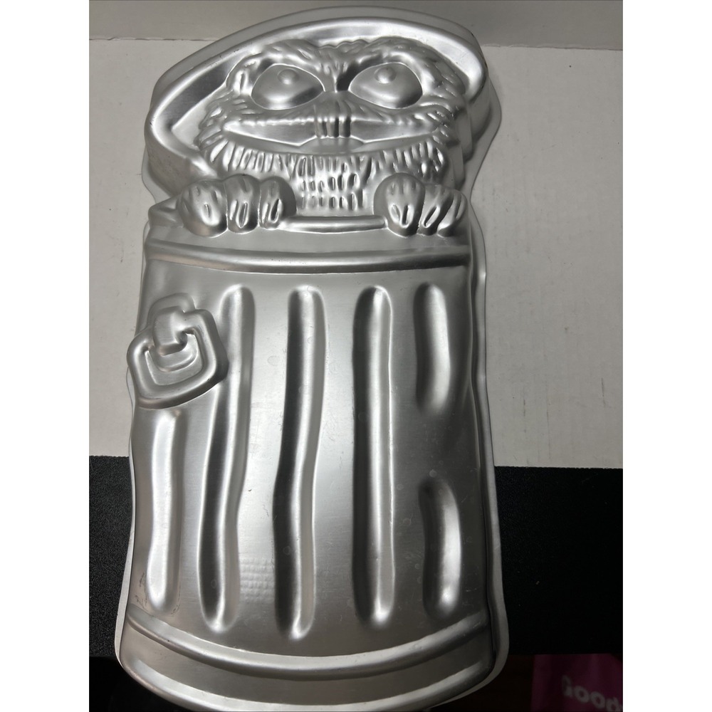Oscar the Grouch Cake Pan vintage 1977 Wilton aluminum candy mold Sesame Street